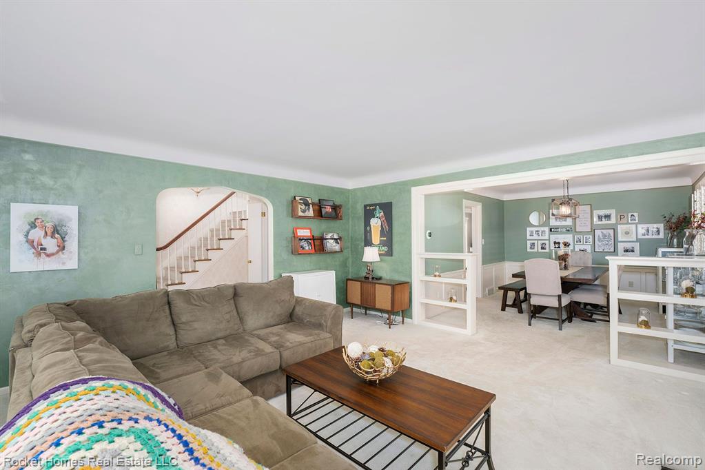 1629 Prestwick Road Grosse Pointe Woods, MI 48236 - Photo 8 of 37