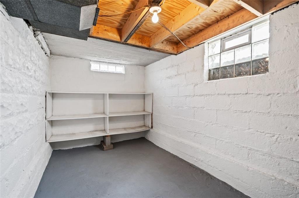 800 State Street Duquesne, PA 15110 - Photo 21 of 27 a view of an empty room