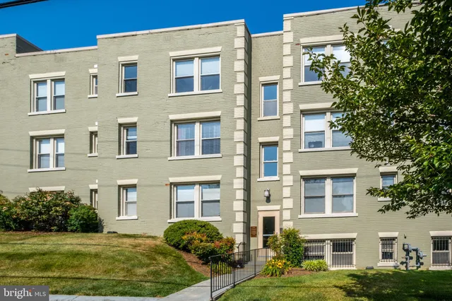 $1,600 | 4420 1st Place Northeast, Unit 22, Washington, DC 20011