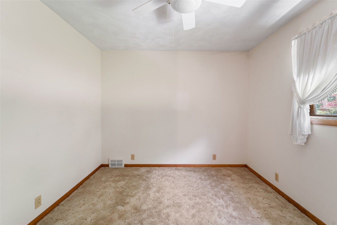 217 Meeker Road Vestal, NY 13850 - Photo 20 of 42 Gallery Image 20