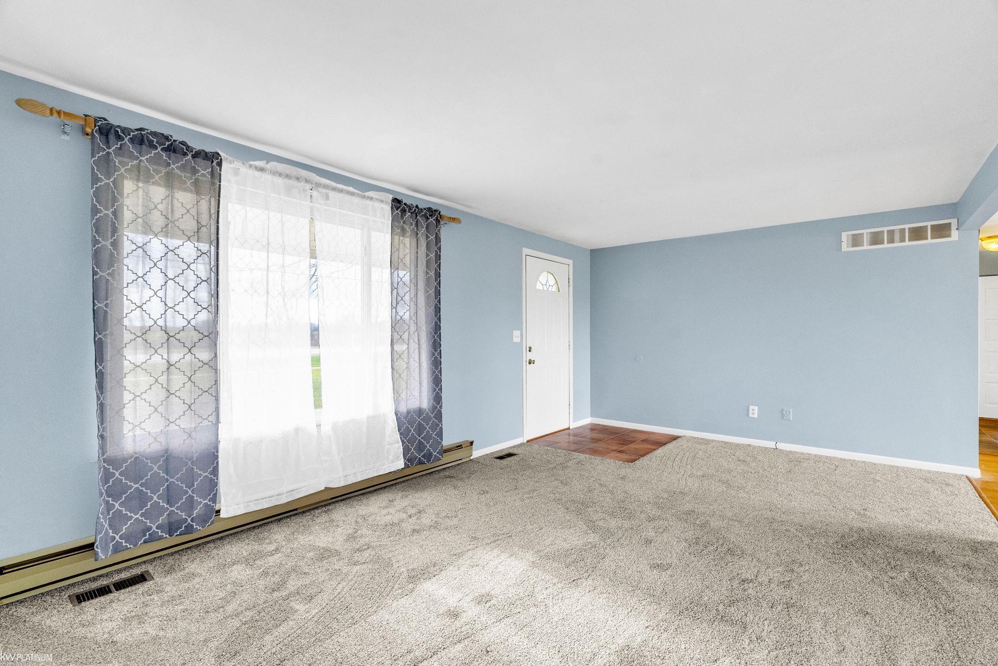 6075 Peck Road Croswell, MI 48422 - Photo 5 of 18 50162182-f8c09916-10db-4140-85b1-ca1bf9d0c260.JPG