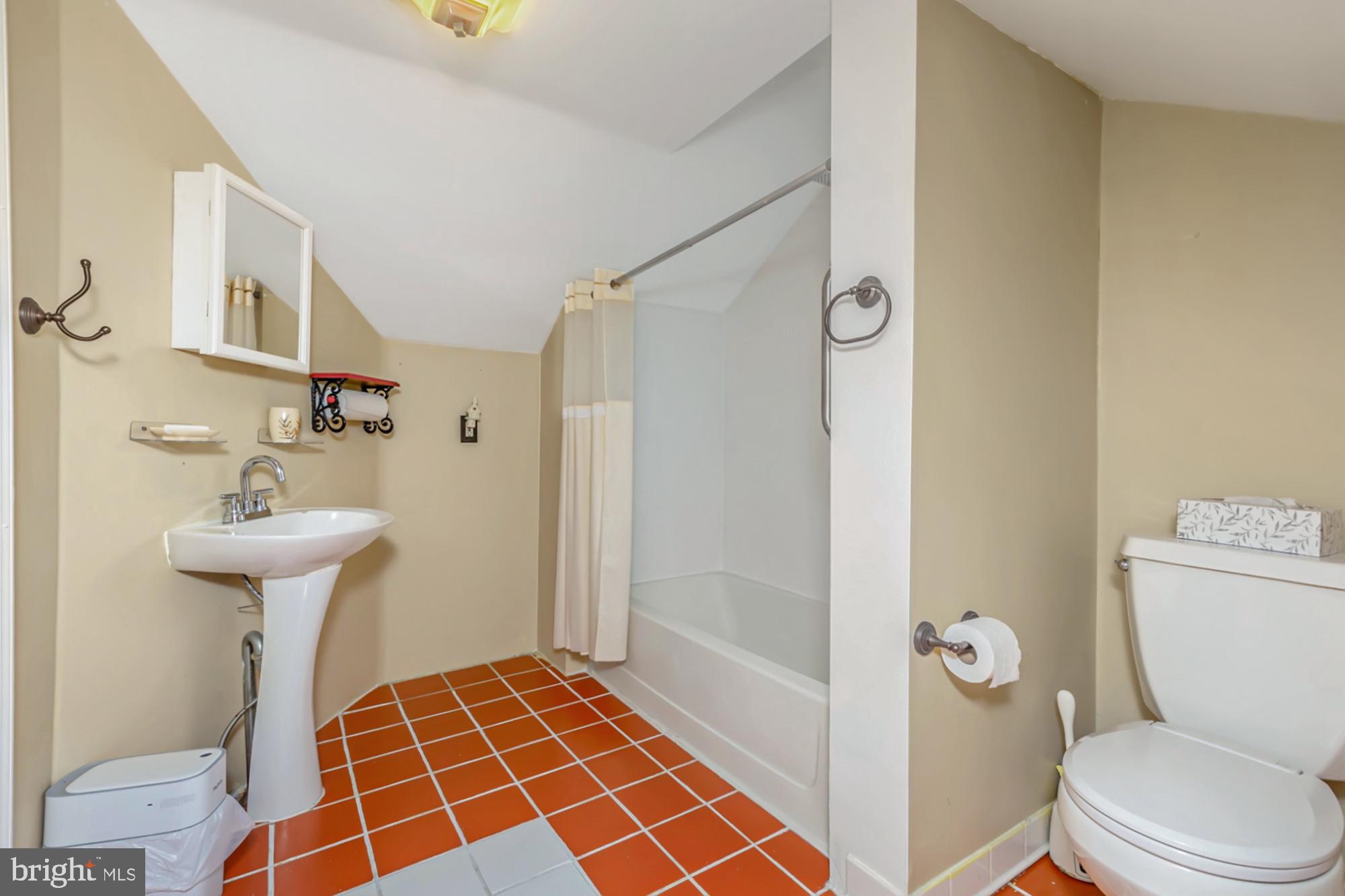 320 Prospect Road Springfield, PA 19064 - Photo 48 of 78 a bathroom with a sink toilet and shower