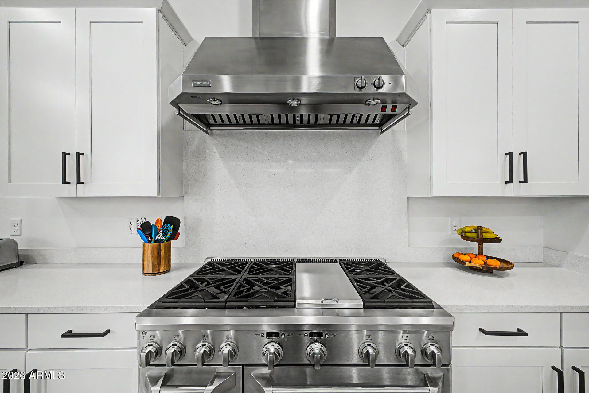 6511 West Steed Ridge Phoenix, AZ 85083 - Photo 4 of 41 a close view of stove