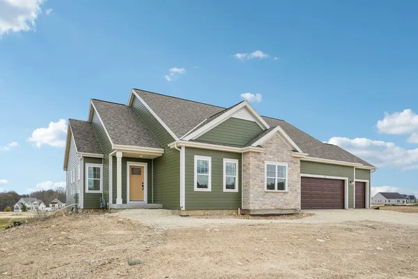 $649,900 | 438 Sandstone Street, Slinger, WI 53086