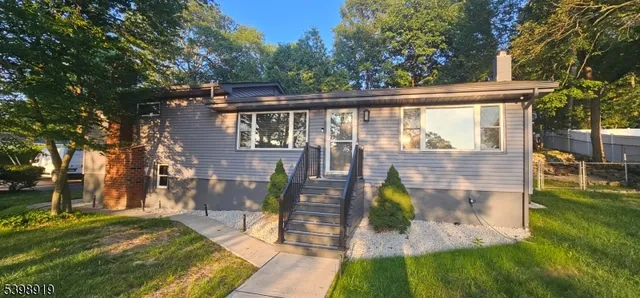 $3,500 | 141 West End Avenue, Hopatcong, NJ 07843