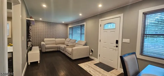 $3,500 | 141 West End Avenue, Hopatcong, NJ 07843