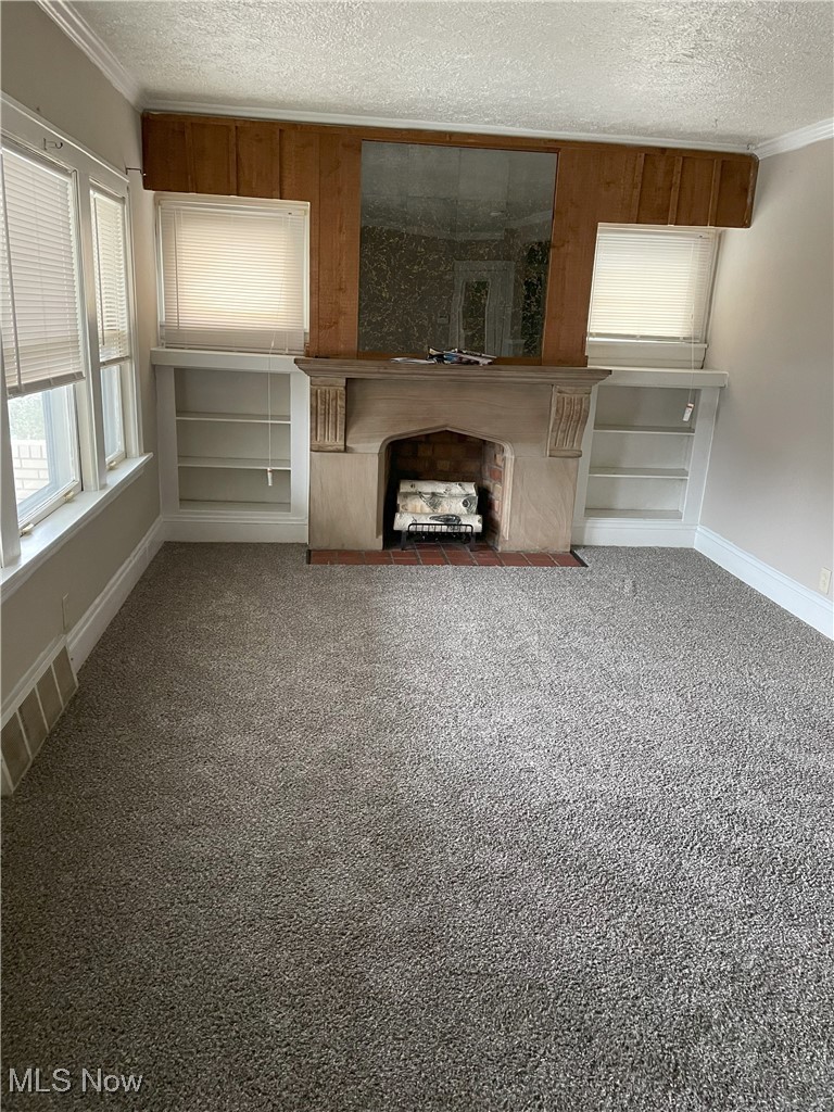 900 Ruple Road Cleveland, OH 44110 - Photo 3 of 14 1st floor living room