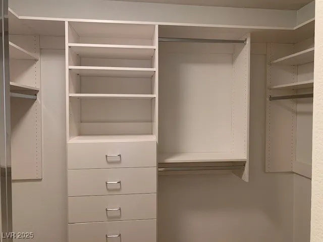 $2,100 | 263 Camelback Ridge Avenue, Henderson, NV 89012