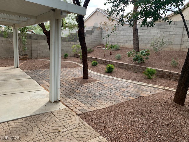 263 Camelback Ridge Avenue Henderson, NV 89012 - Photo 15 of 17