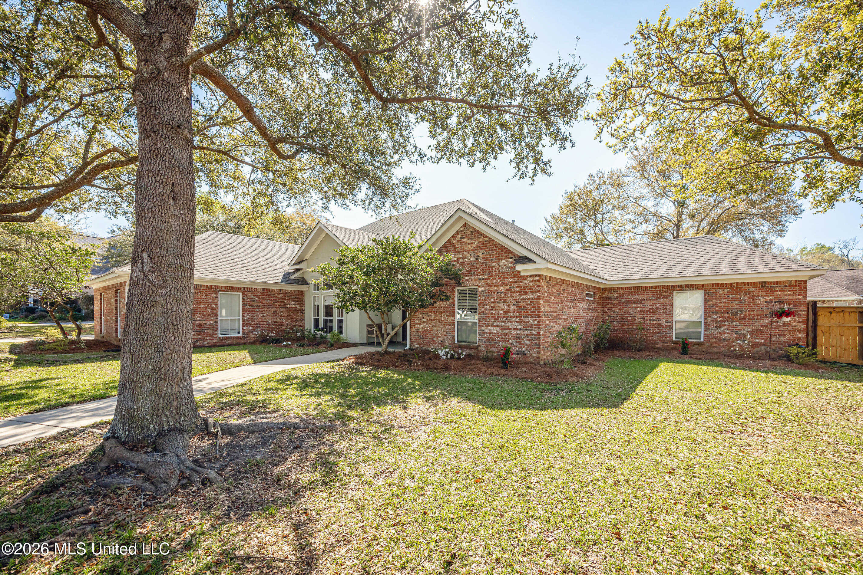 510 Rue Chateauguay Ocean Springs, MS 39564 - Photo 3 of 77 IMG_1650