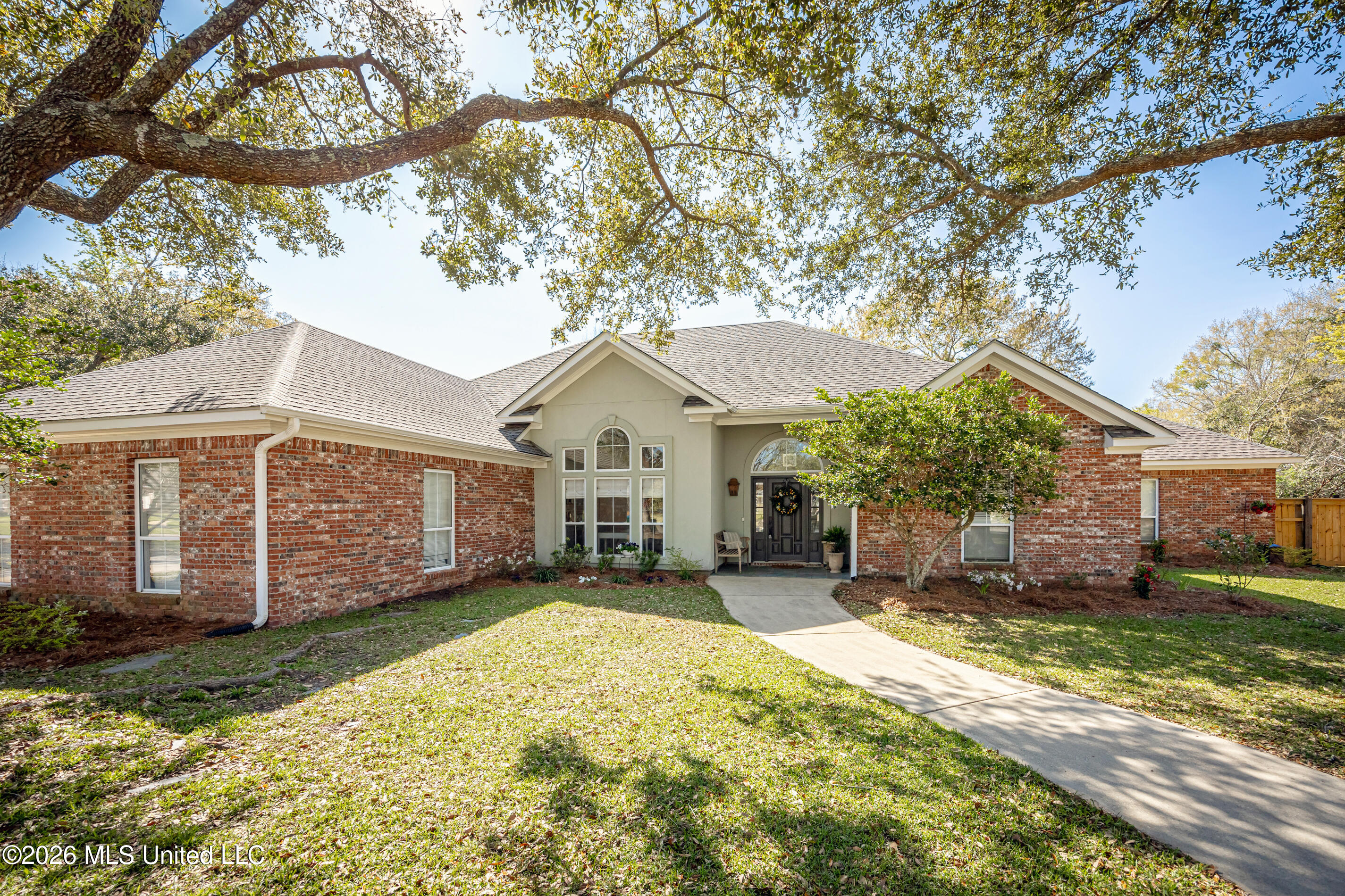 510 Rue Chateauguay Ocean Springs, MS 39564 - Photo 4 of 77 IMG_1653