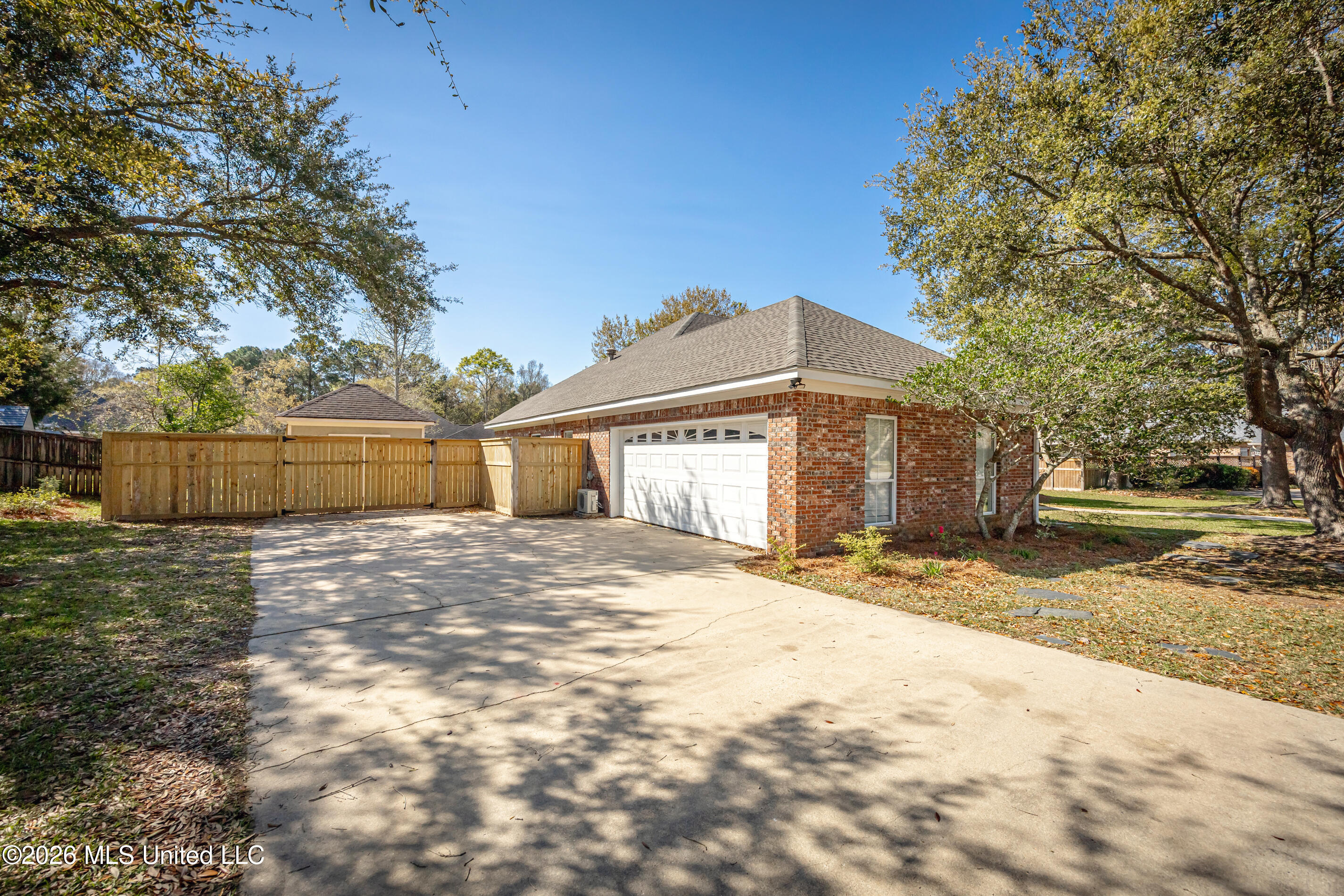 510 Rue Chateauguay Ocean Springs, MS 39564 - Photo 5 of 77 IMG_1659
