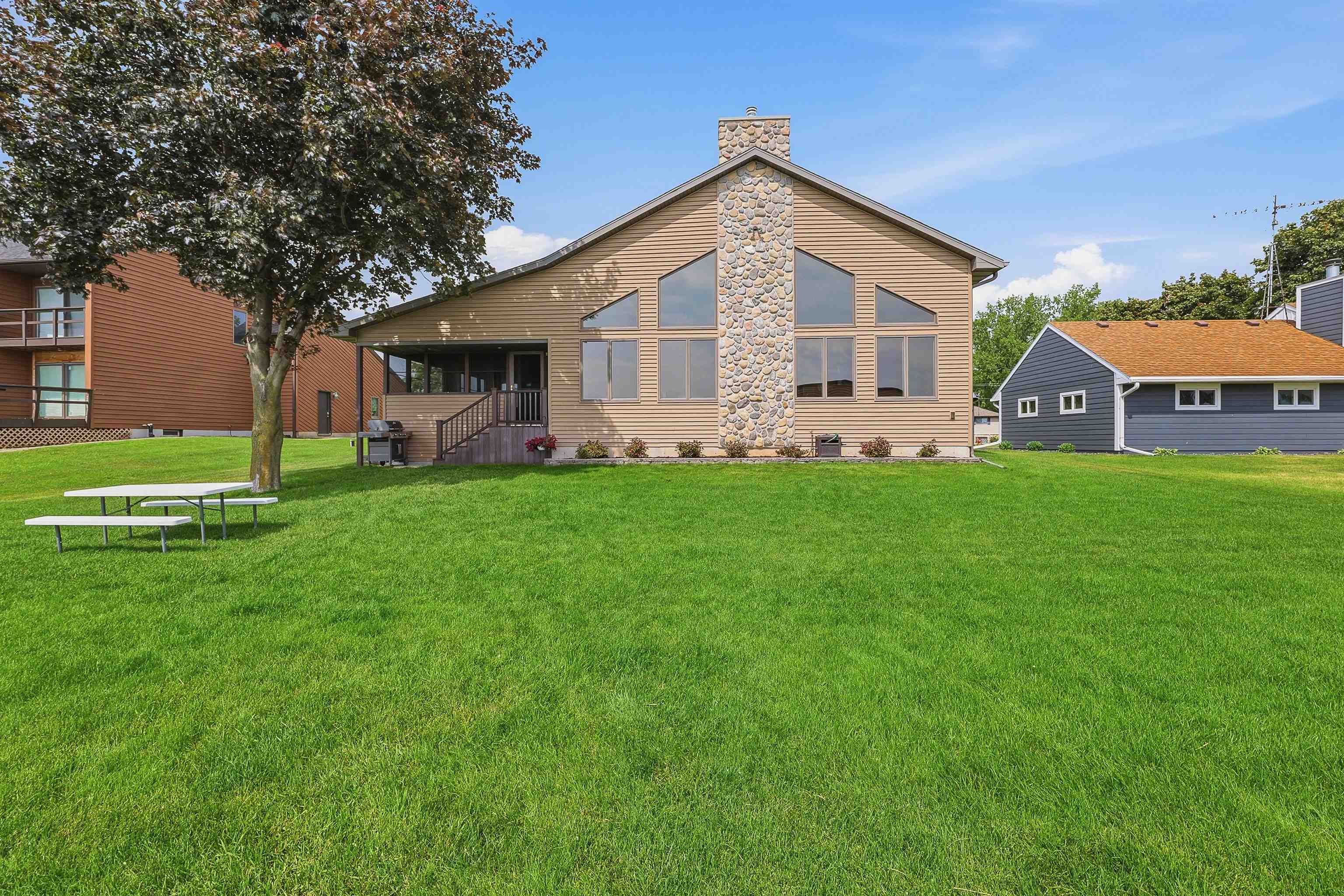 6322 Black Wolf Point Road Oshkosh, WI 54902 - Photo 1 of 46