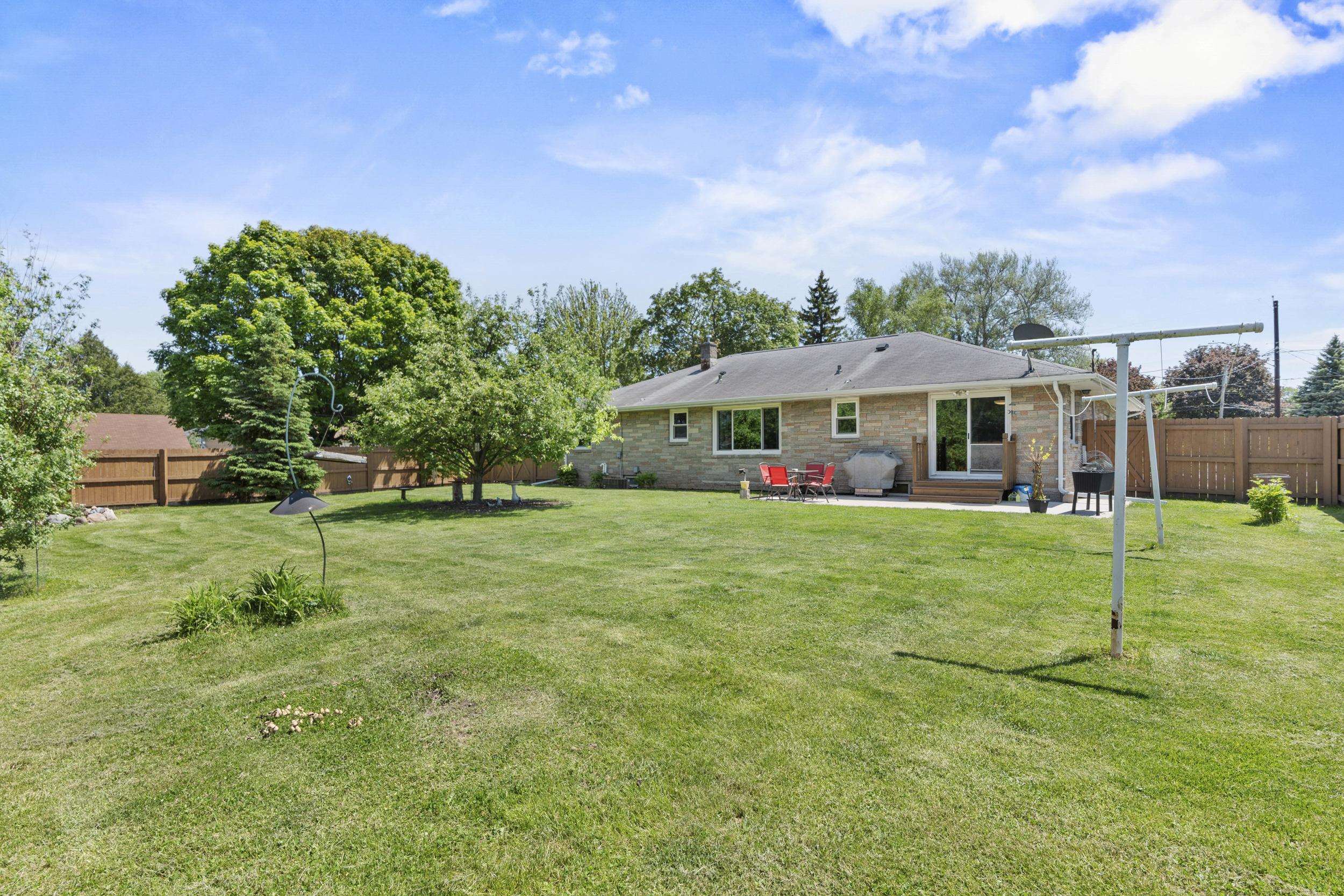 618 East Harding Drive Appleton, WI 54915 - Photo 24 of 33