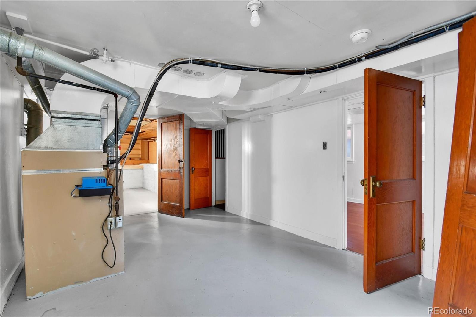 3159 West 36th Avenue Denver, CO 80211 - Photo 27 of 33 a view of an entryway