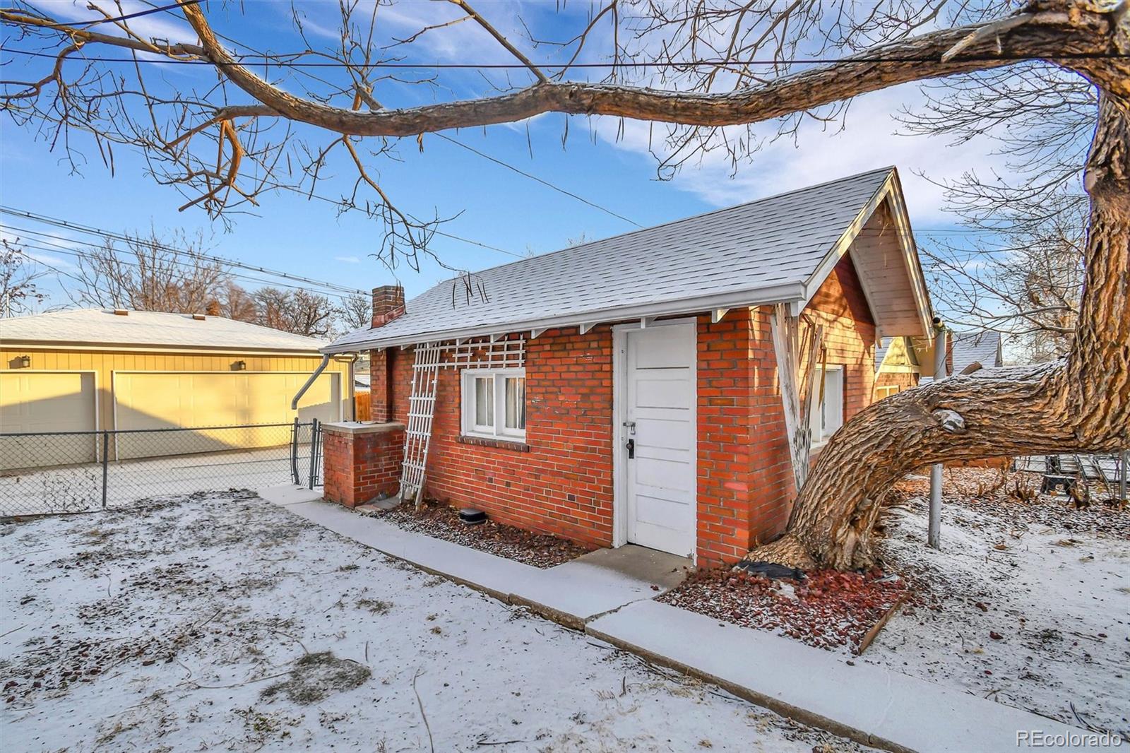 3159 West 36th Avenue Denver, CO 80211 - Photo 32 of 33 a backyard of a house