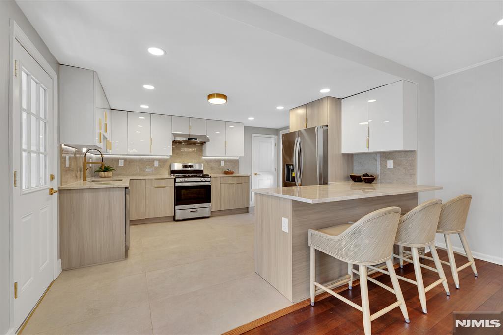 25 Riverview Avenue Rutherford, NJ 07070 - Photo 18 of 50