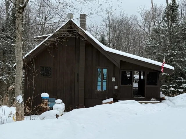 $349,000 | 1450 Vermont Route 8, Wilmington, VT 05363