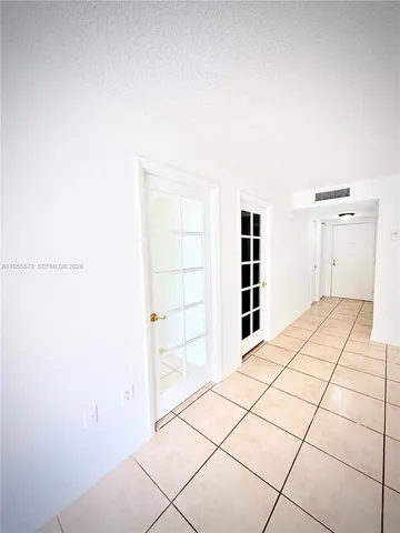 $2,000 | 9310 Fontainebleau Boulevard, Unit 203, Miami, FL 33172