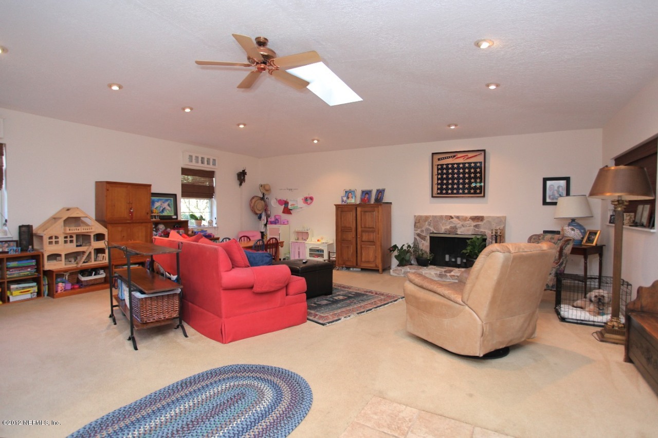 5719 Salerno Road Jacksonville, FL 32244 - Photo 19 of 27 Family Room 2