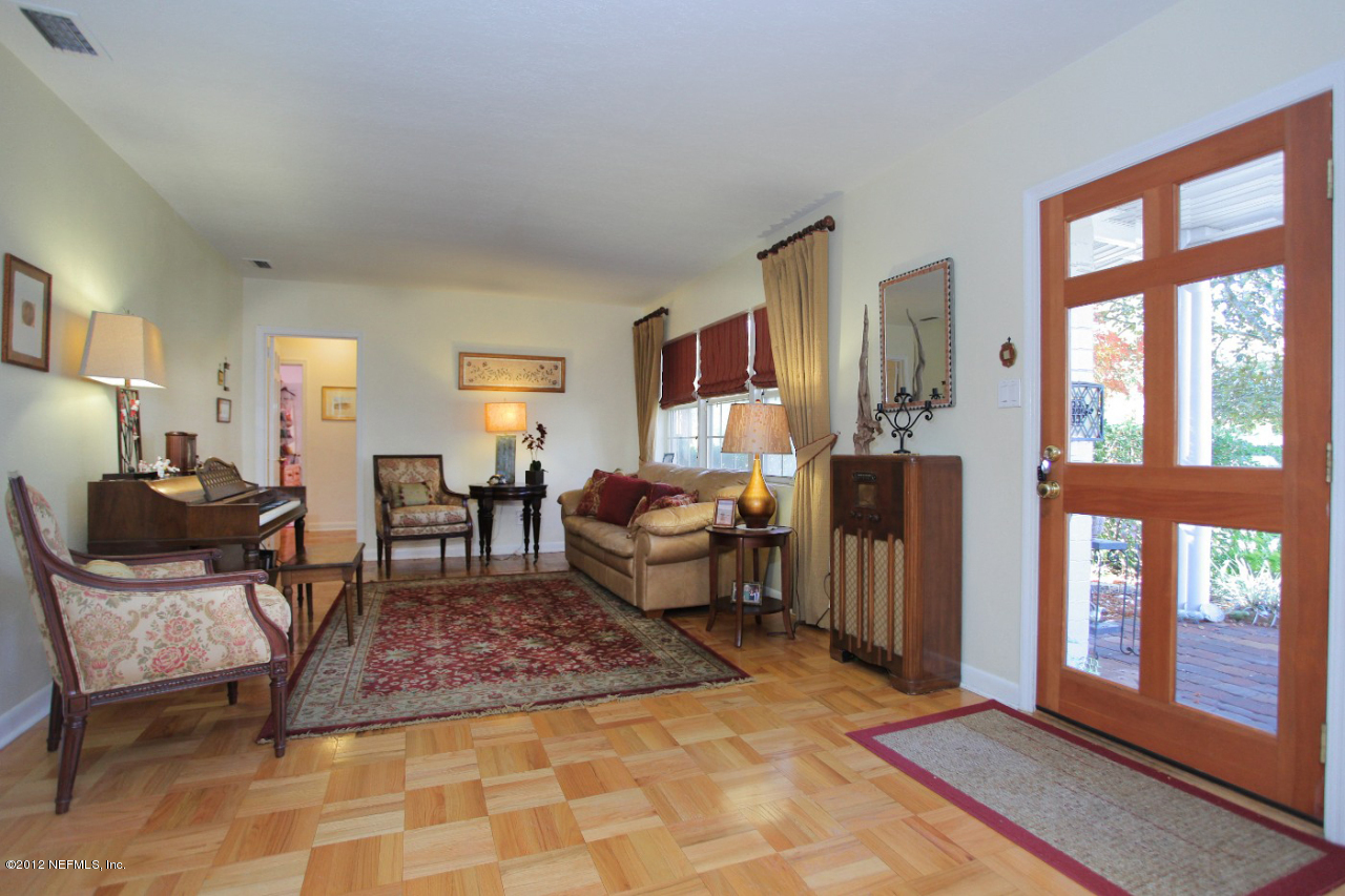 5719 Salerno Road Jacksonville, FL 32244 - Photo 5 of 27 Living Room