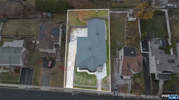 an aerial view of a bathroom