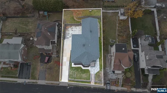 an aerial view of a bathroom