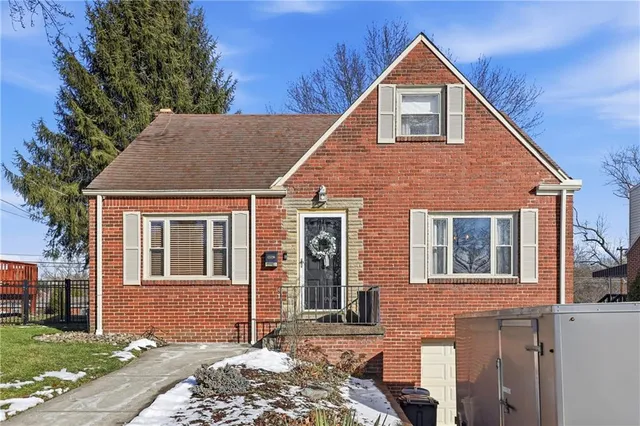 $2,900 | 633 Moreland Drive, Pittsburgh, PA 15243