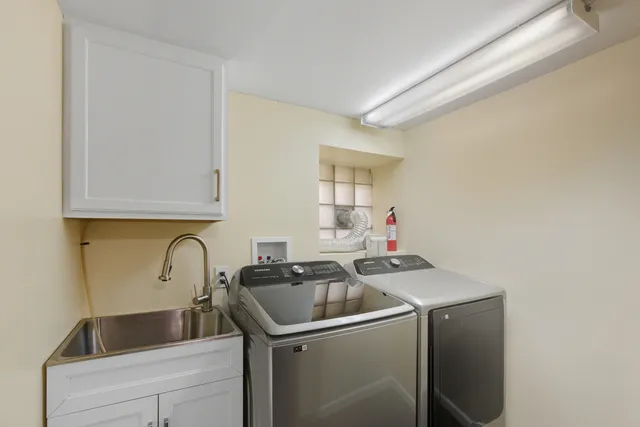 $2,500 | 5434 West Wrightwood Avenue, Chicago, IL 60639