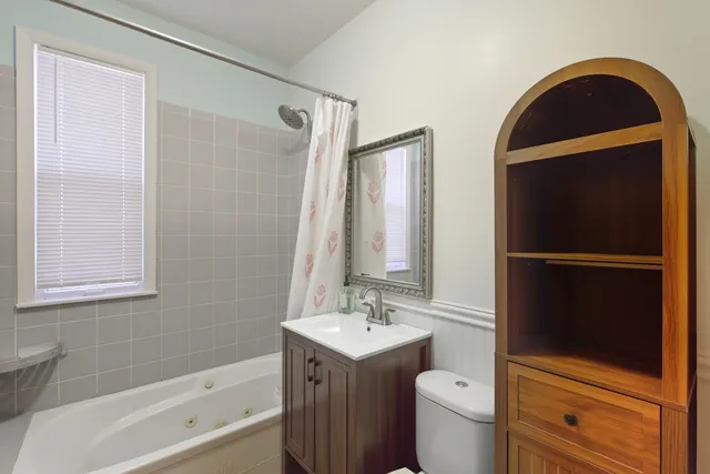 $2,500 | 5434 West Wrightwood Avenue, Chicago, IL 60639