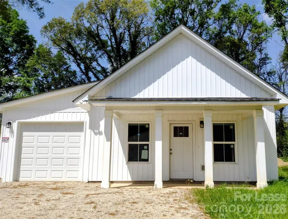 $1,300 | 303 North Crigler Street, Charlotte, NC 28216