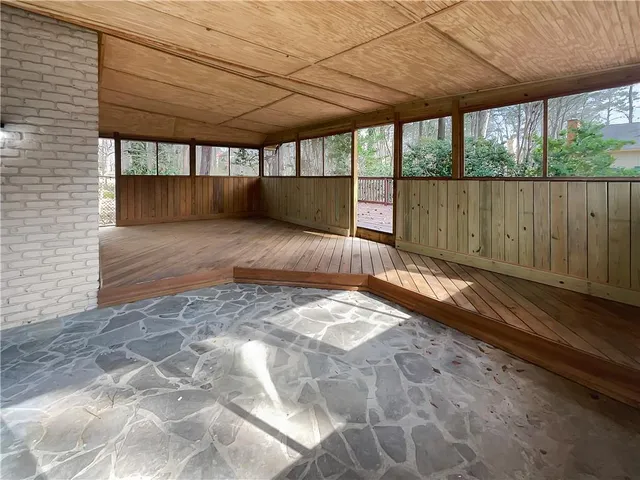 $622,000 | 7040 Northgreen Drive Northeast, Atlanta, GA 30328