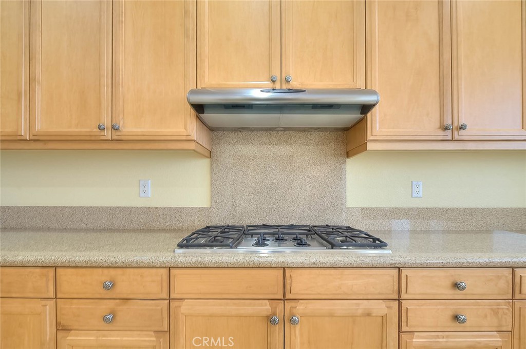16861 Ridge Cliff Drive Riverside, CA 92503 - Photo 25 of 75 Kitchen