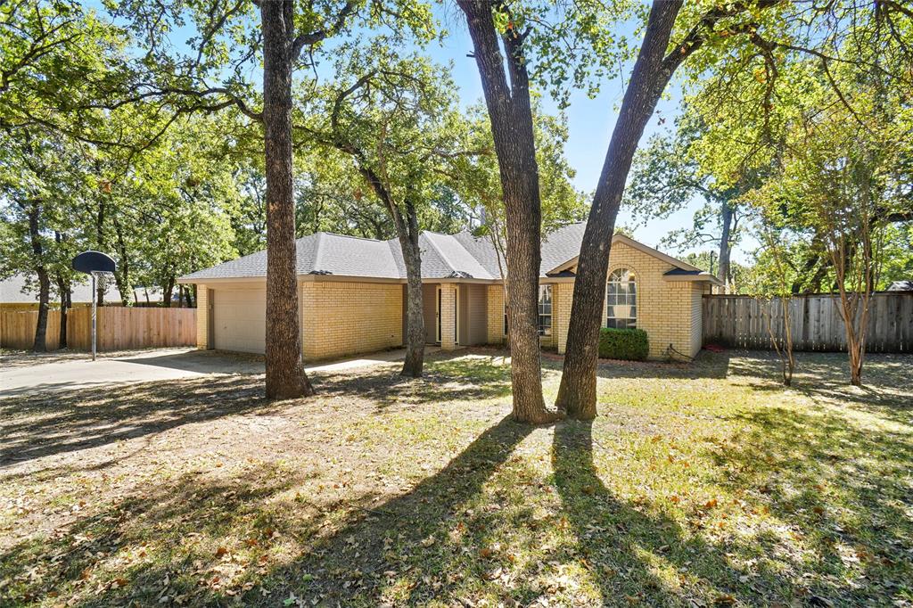 1116 Shadow Ridge Drive Azle, TX 76020 - Photo 2 of 27