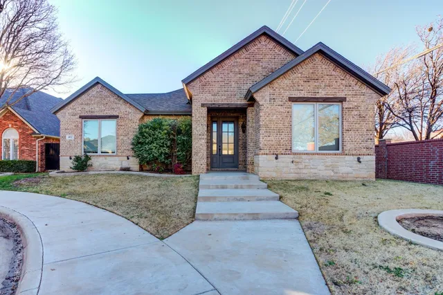 $425,000 | 402 Topeka Avenue, Lubbock, TX 79416