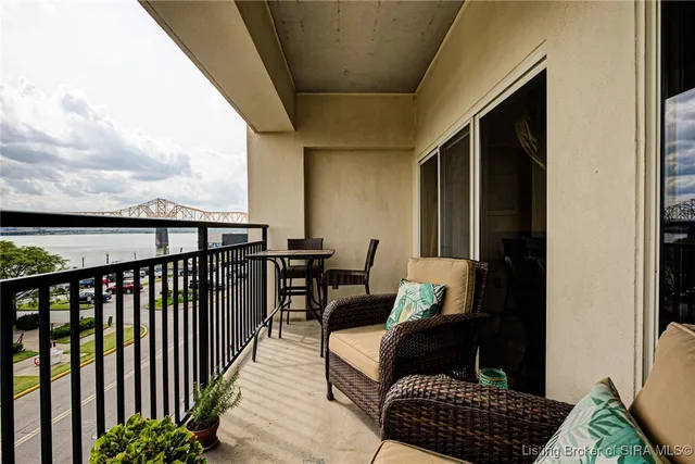 $249,900 | 1 Riverpointe Plaza, Unit 314, Jeffersonville, IN 47130