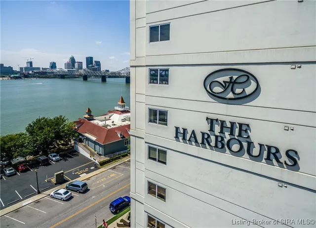 $249,900 | 1 Riverpointe Plaza, Unit 314, Jeffersonville, IN 47130