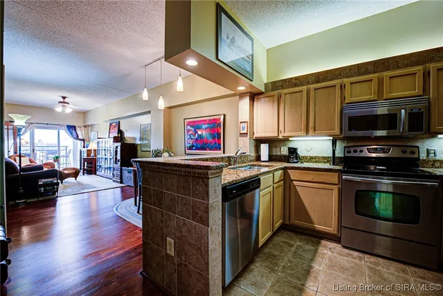 $249,900 | 1 Riverpointe Plaza, Unit 314, Jeffersonville, IN 47130