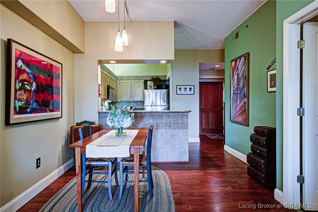 $249,900 | 1 Riverpointe Plaza, Unit 314, Jeffersonville, IN 47130