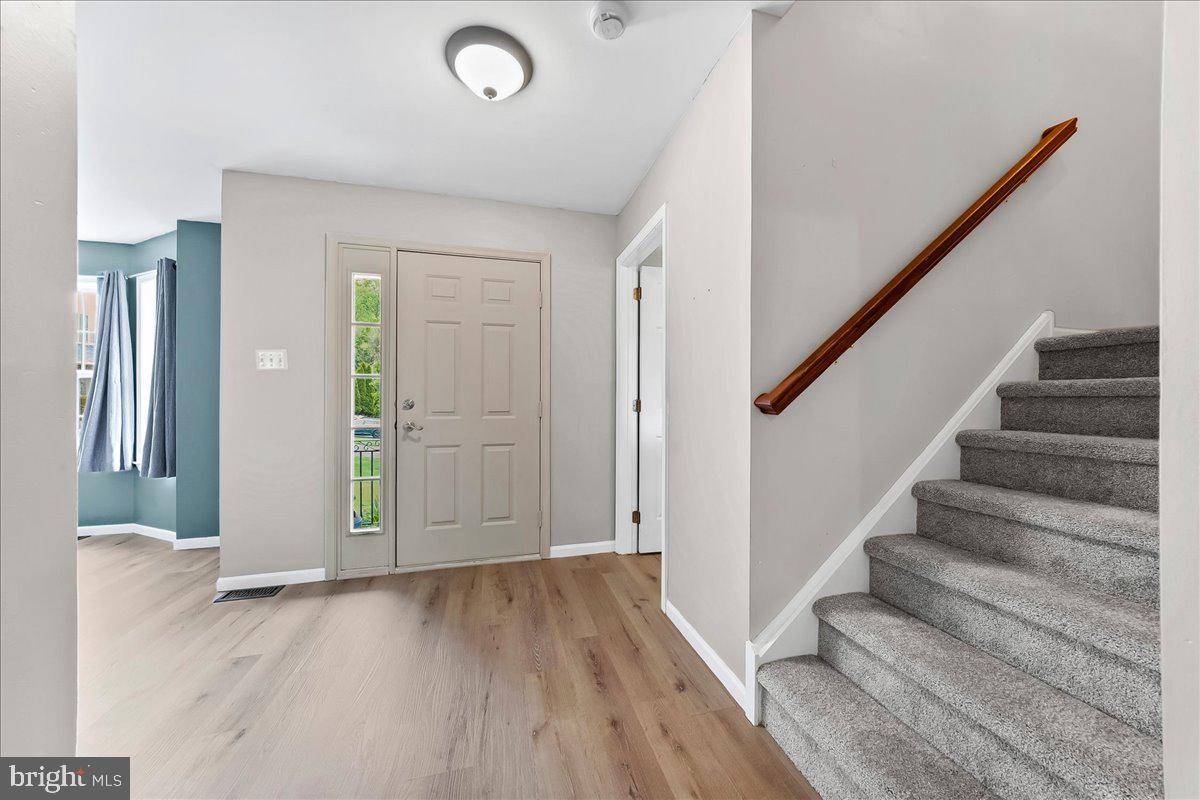 3174 William Road Garnet Valley, PA 19060 - Photo 21 of 37 Entranceway to Second Floor