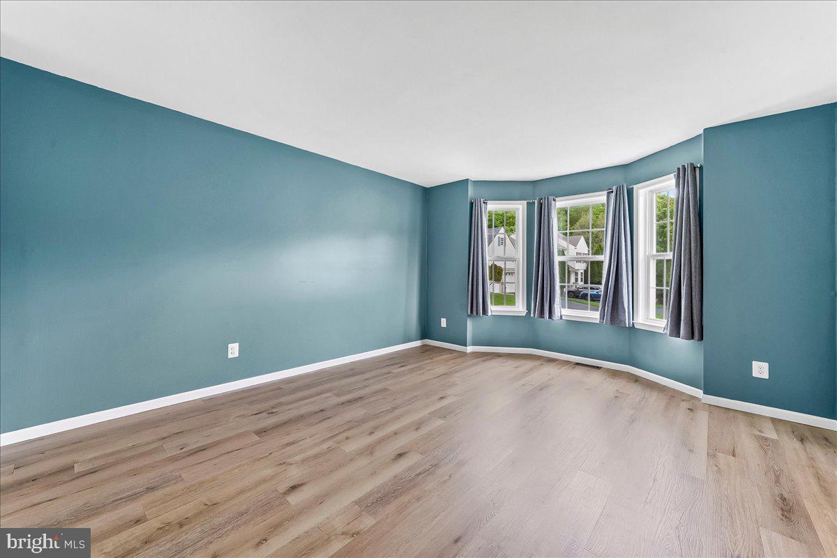 3174 William Road Garnet Valley, PA 19060 - Photo 7 of 37 Living Room