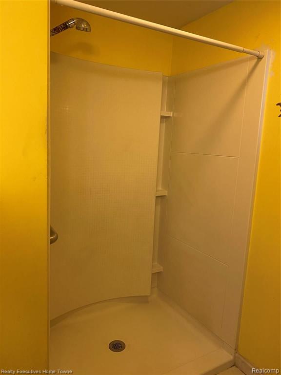 7961 Lakeshore Road Fort Gratiot, MI 48059 - Photo 22 of 37