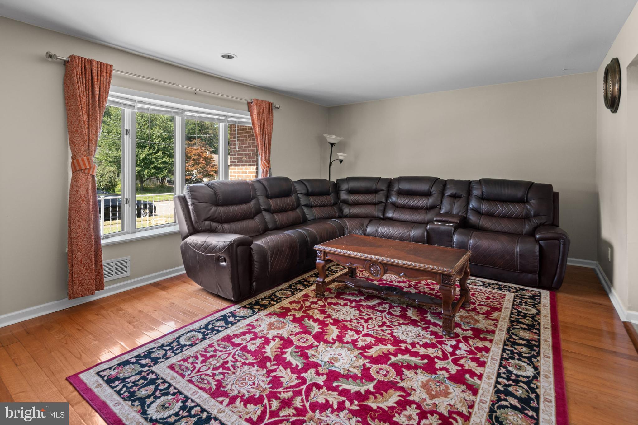 15 Sherbrooke Road Ewing, NJ 08638 - Photo 2 of 20