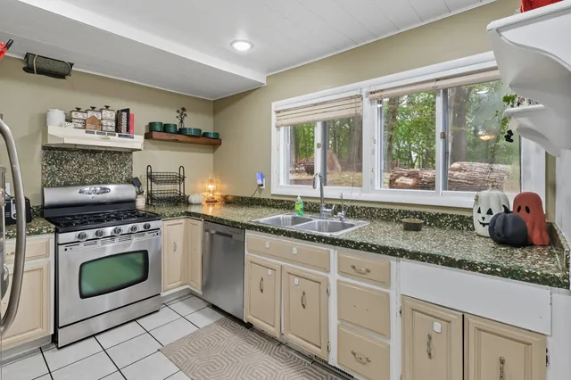 $279,900 | 855 Sylvan Drive, Battle Creek, MI 49017