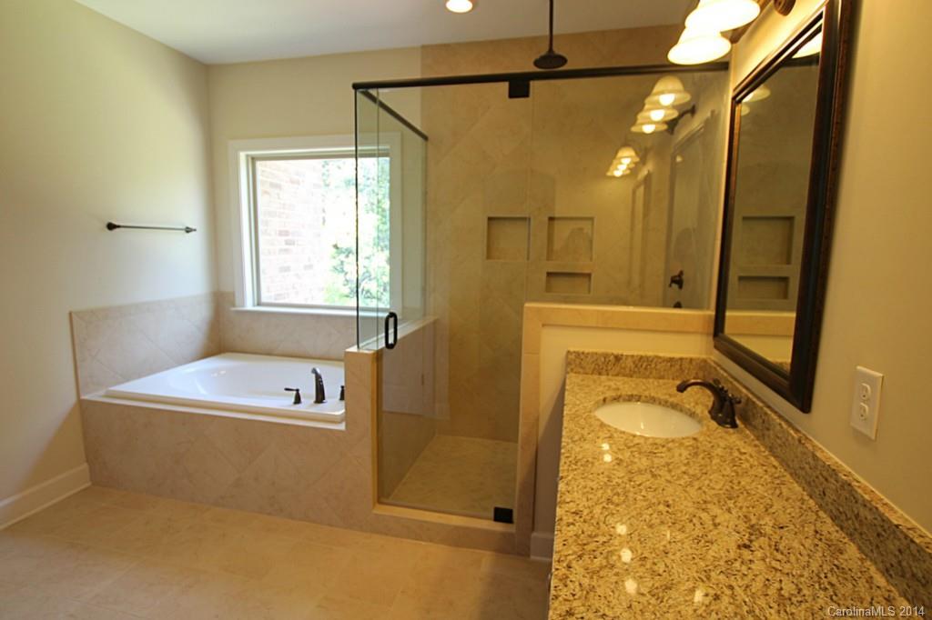 6124 Sharon Road, Unit 22 Charlotte, NC 28210 - Photo 14 of 19 Gallery Image 14