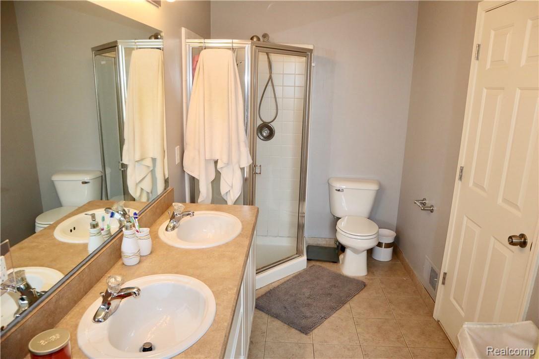 2092 Cattail Circle Rochester, MI 48309 - Photo 38 of 52 fullsizeoutput_994.jpeg