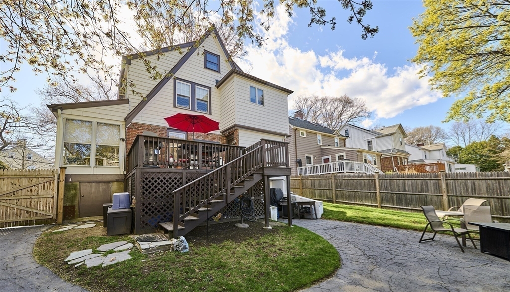 291 Russett Road Brookline, MA 02467 - Photo 11 of 15