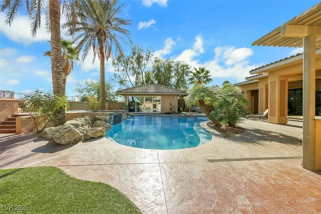 $2,990,000 | 6160 El Camino Road, Las Vegas, NV 89118