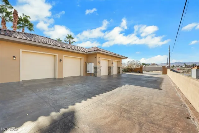 $2,990,000 | 6160 El Camino Road, Las Vegas, NV 89118