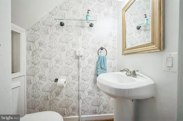 $649,900 | 304 South Veitch Street, Arlington, VA 22204